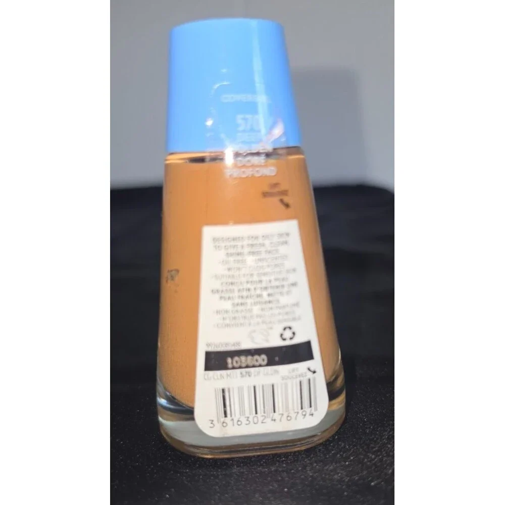 Covergirl Clean Liquid Foundation 570 Deep Golden - Original Discontinued NEW